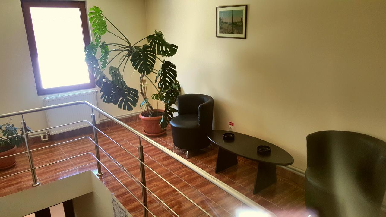 La Salcii Motel กาลาราช ภายนอก รูปภาพ
