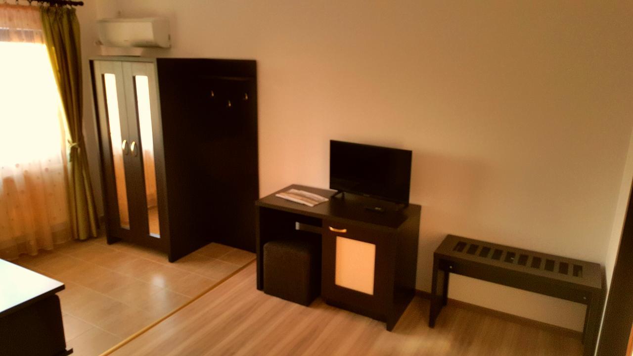 La Salcii Motel กาลาราช ภายนอก รูปภาพ